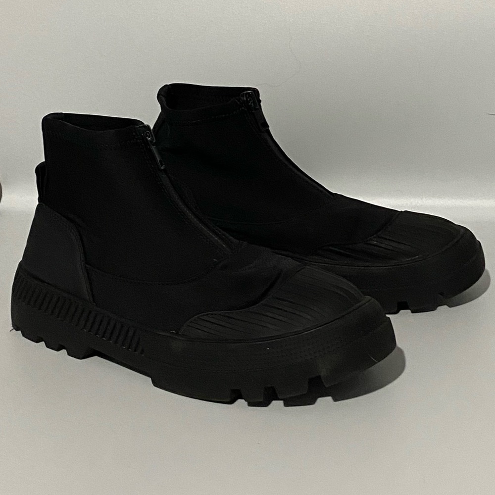 Zara Black Zippered Footwear
